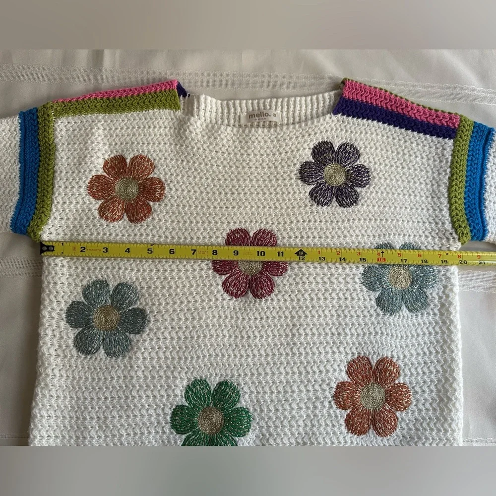 Mello Floral Knit Women's Sweater - White - Picture 6 of 15